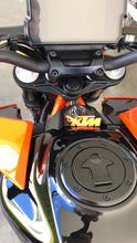 Load image into Gallery viewer, KTM keychain